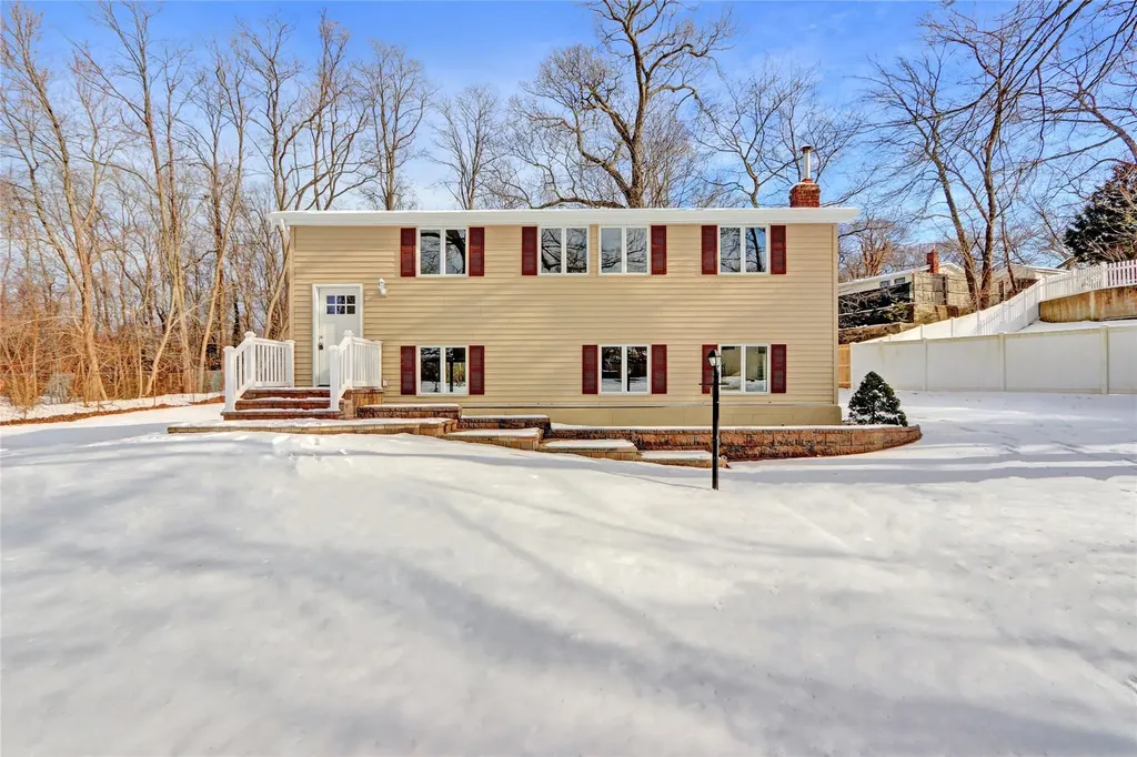 33 Possum Lane Brookhaven NY 11733