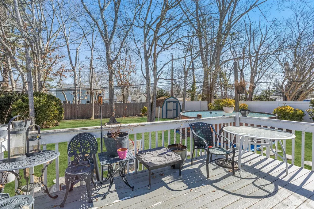 68 Picket Lane Centereach NY 11720
