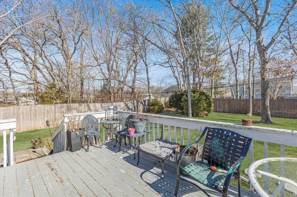 68 Picket Lane Centereach NY 11720