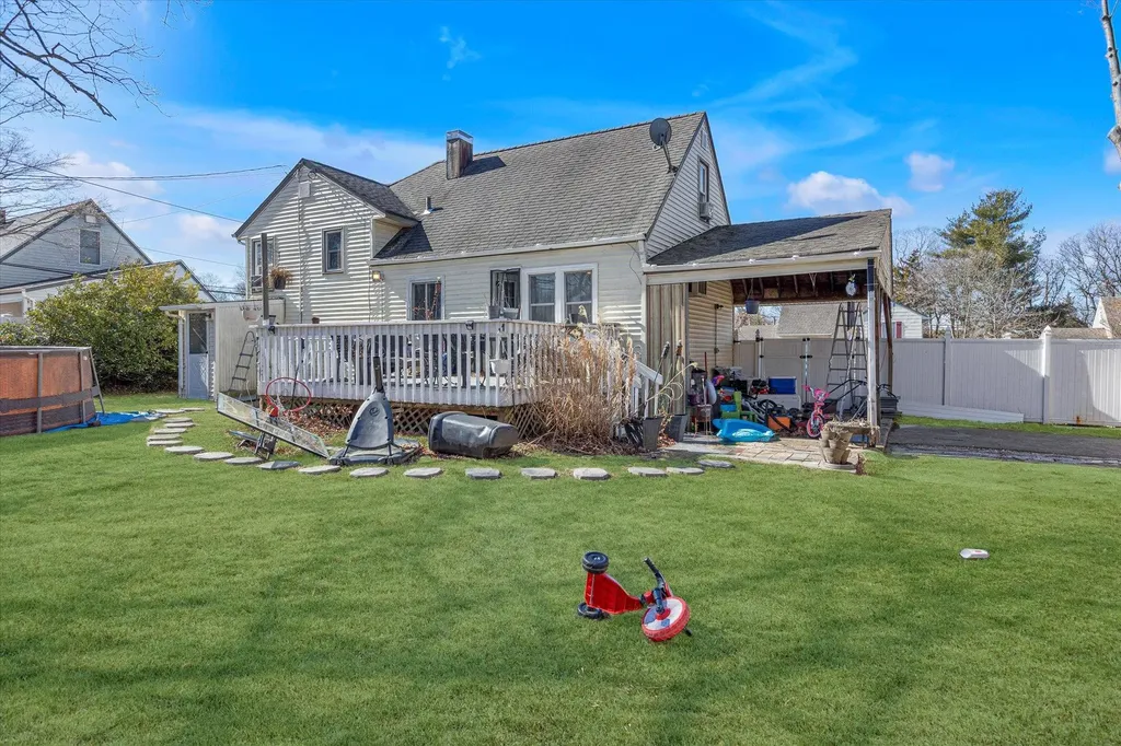 68 Picket Lane Centereach NY 11720