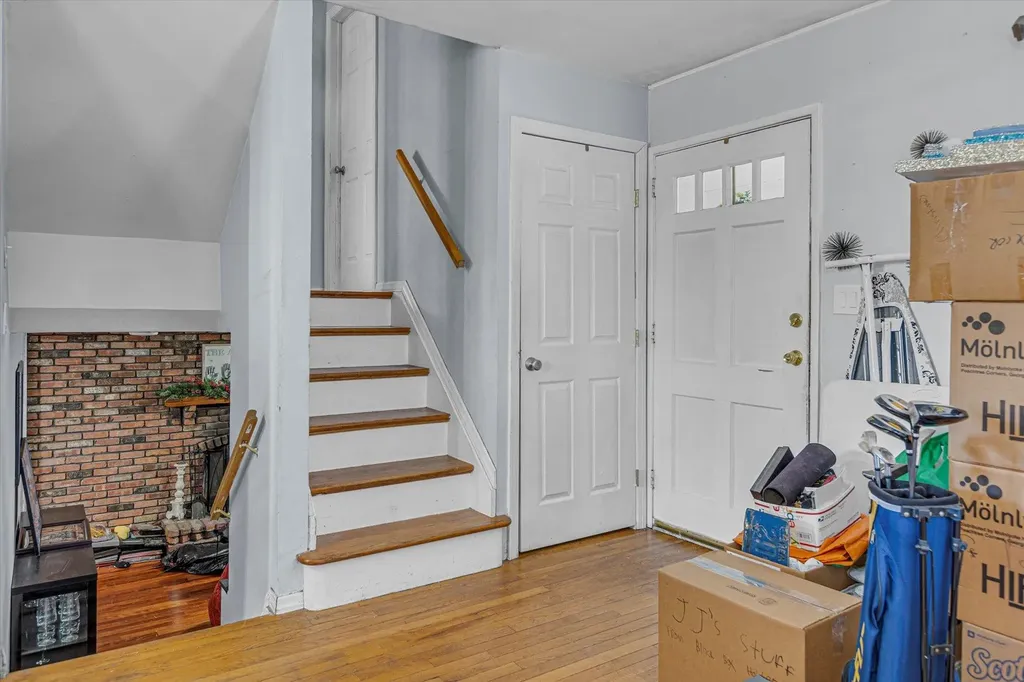 68 Picket Lane Centereach NY 11720