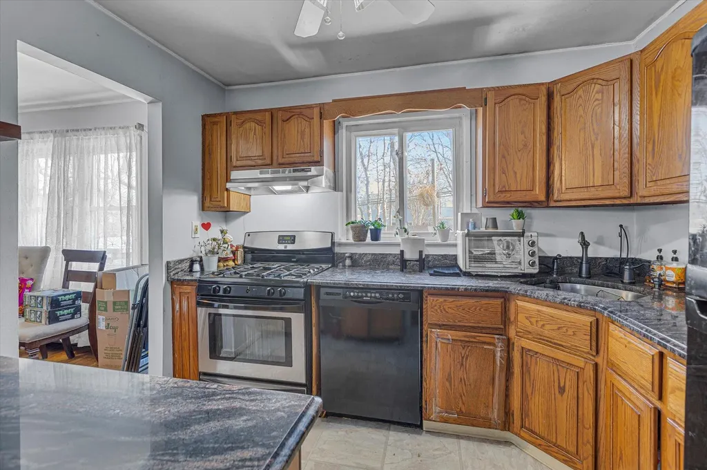 68 Picket Lane Centereach NY 11720