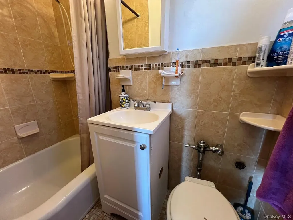 1425 Thieriot Avenue Bronx NY 10460