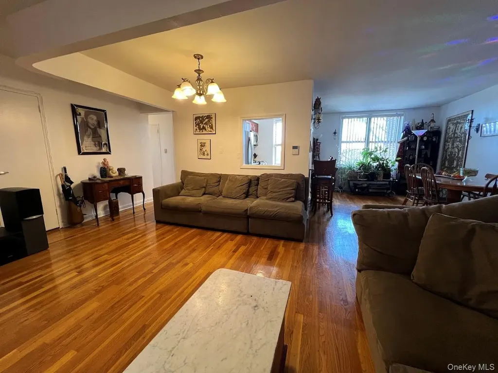 1425 Thieriot Avenue Bronx NY 10460