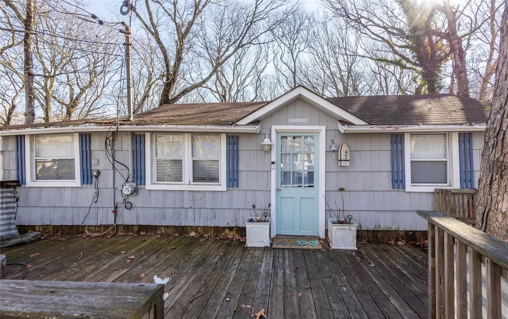 47 Woodcliff Trail Baiting Hollow NY 11933