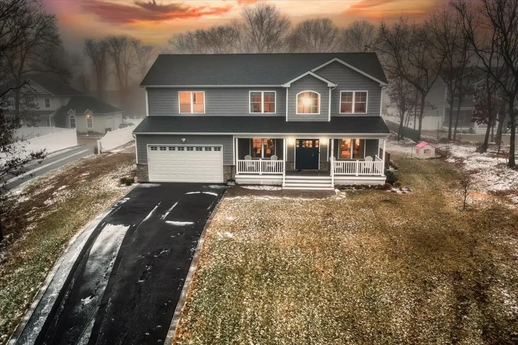 14 Miles Lane Brookhaven NY 11776