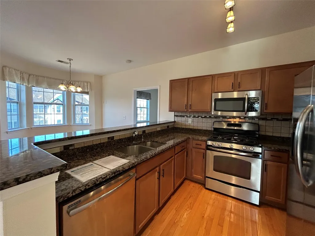 408 Commons Lane Saugerties NY 12477