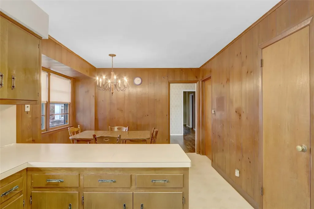 59 The Hemlocks Roslyn NY 11576