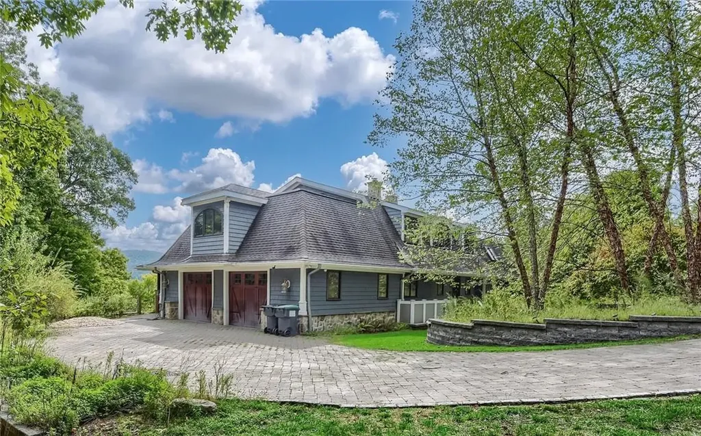 153 Summit Avenue Central Valley NY 10917
