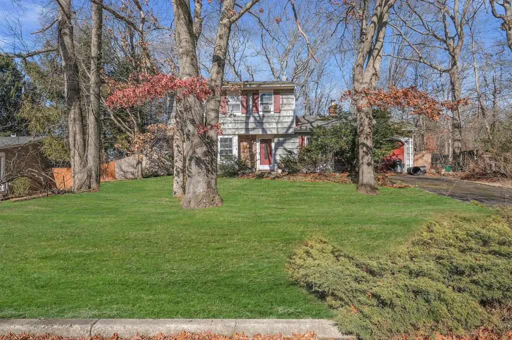 15 Bellaire Drive Ridge NY 11961