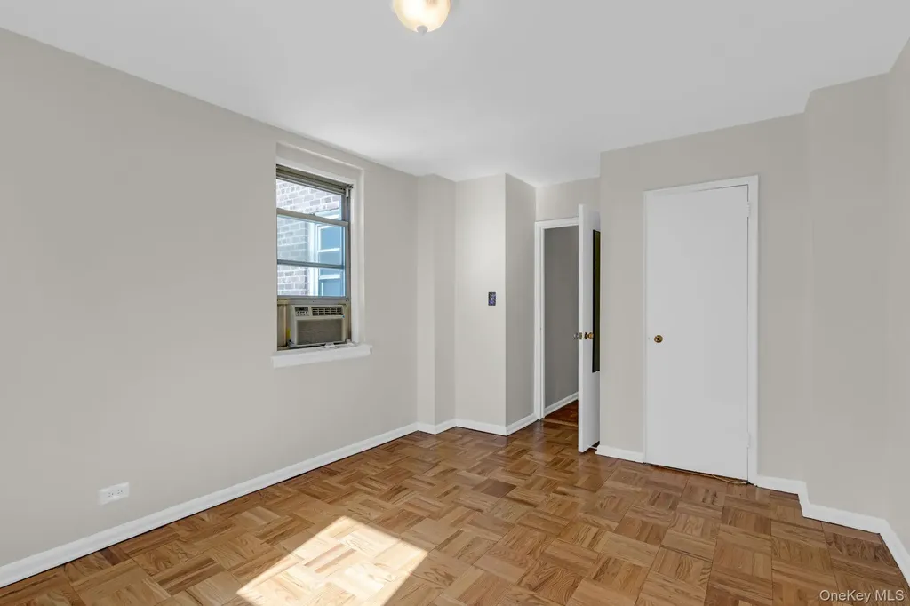 60 Knolls Crescent Bronx NY 10463