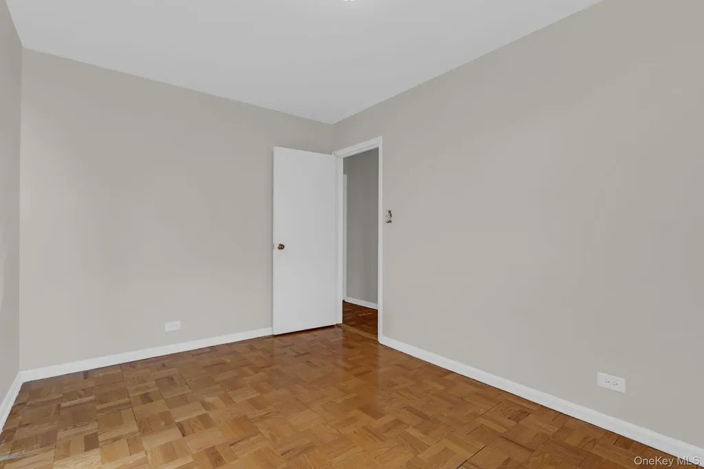 60 Knolls Crescent Bronx NY 10463