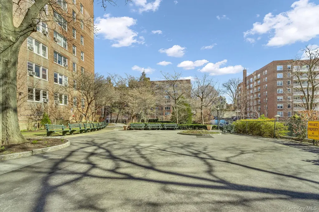 60 Knolls Crescent Bronx NY 10463