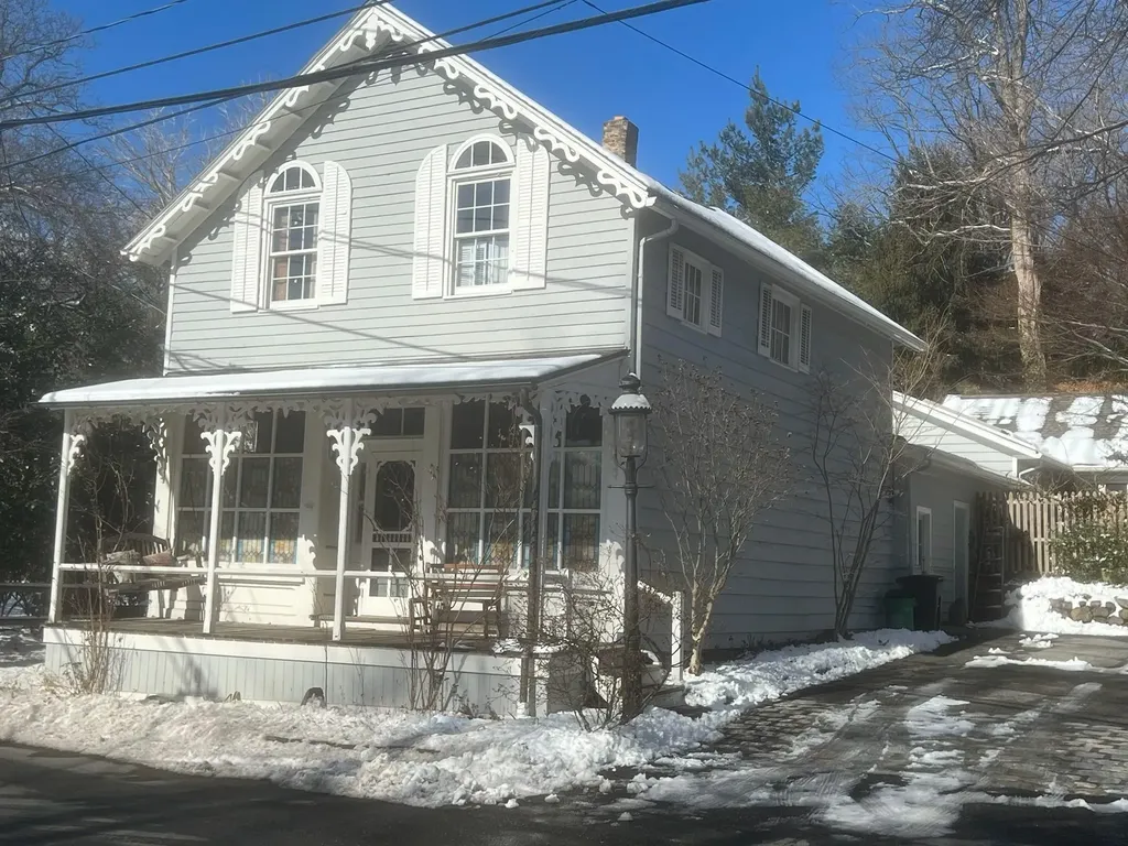 696 Oak Tree Road Palisades NY 10964