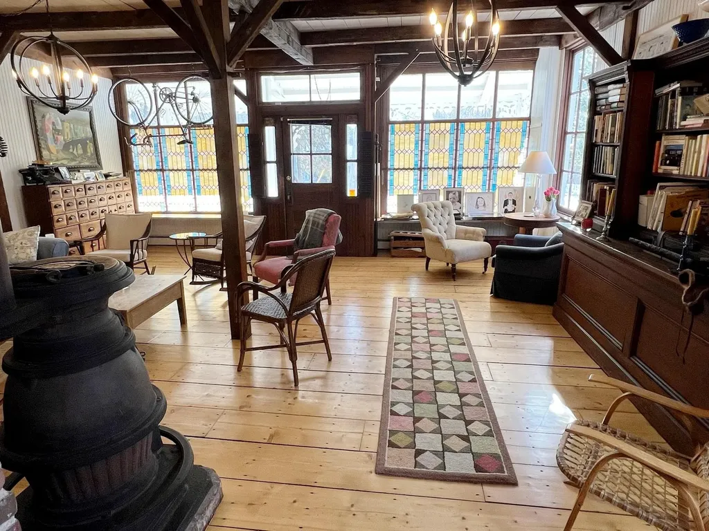 696 Oak Tree Road Palisades NY 10964