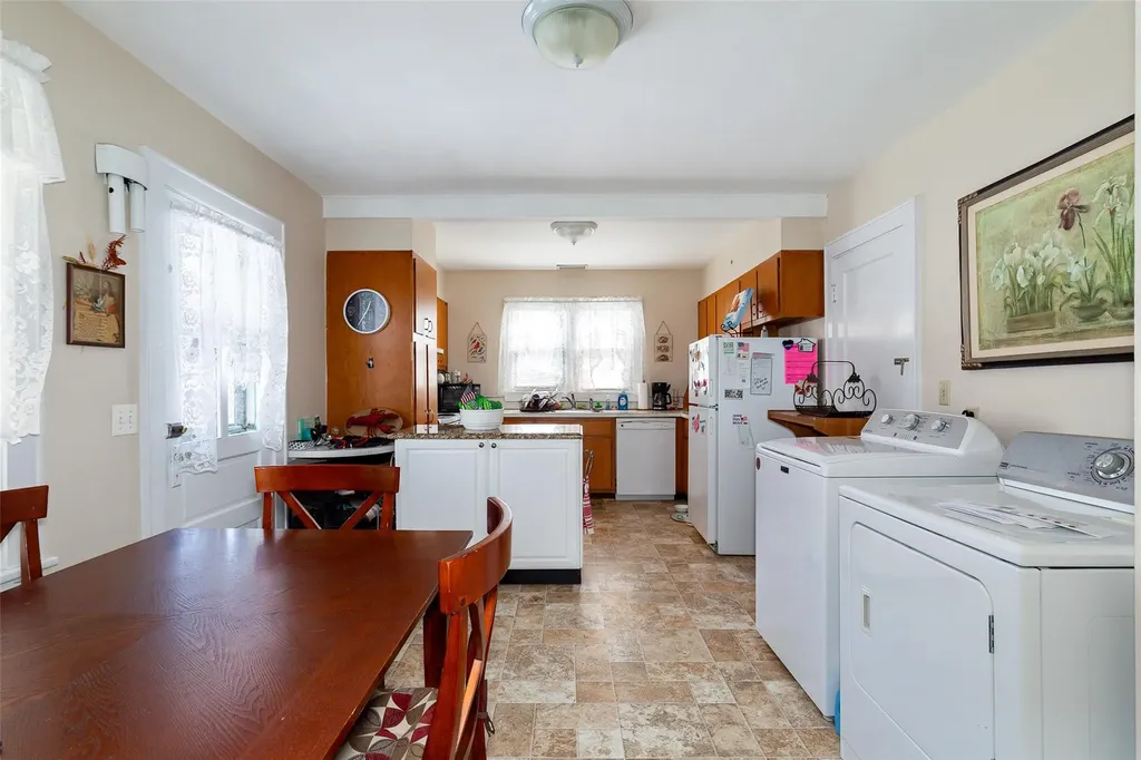 1 Linden Lane Hyde Park NY 12538