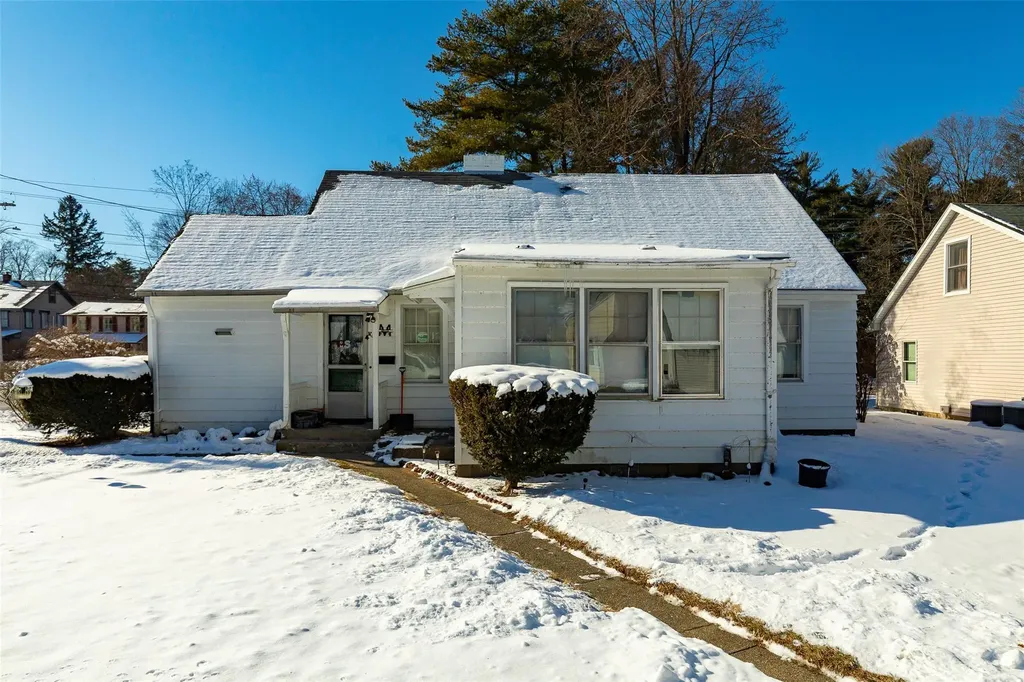 1 Linden Lane Hyde Park NY 12538