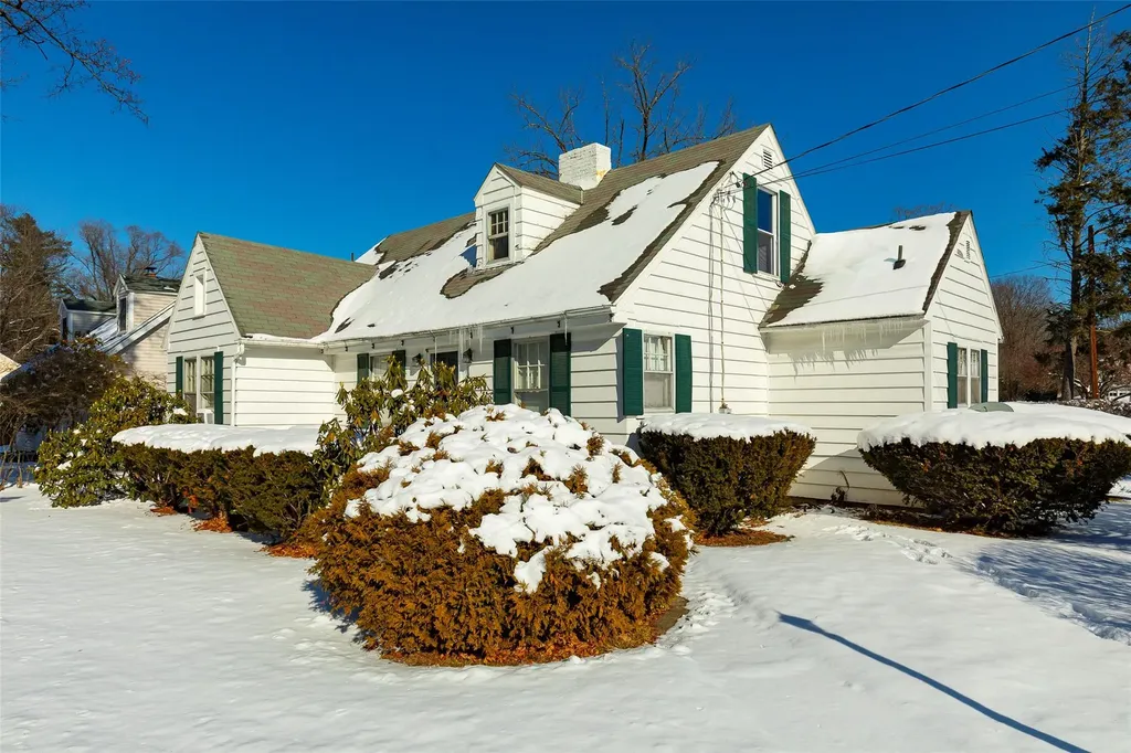 1 Linden Lane Hyde Park NY 12538