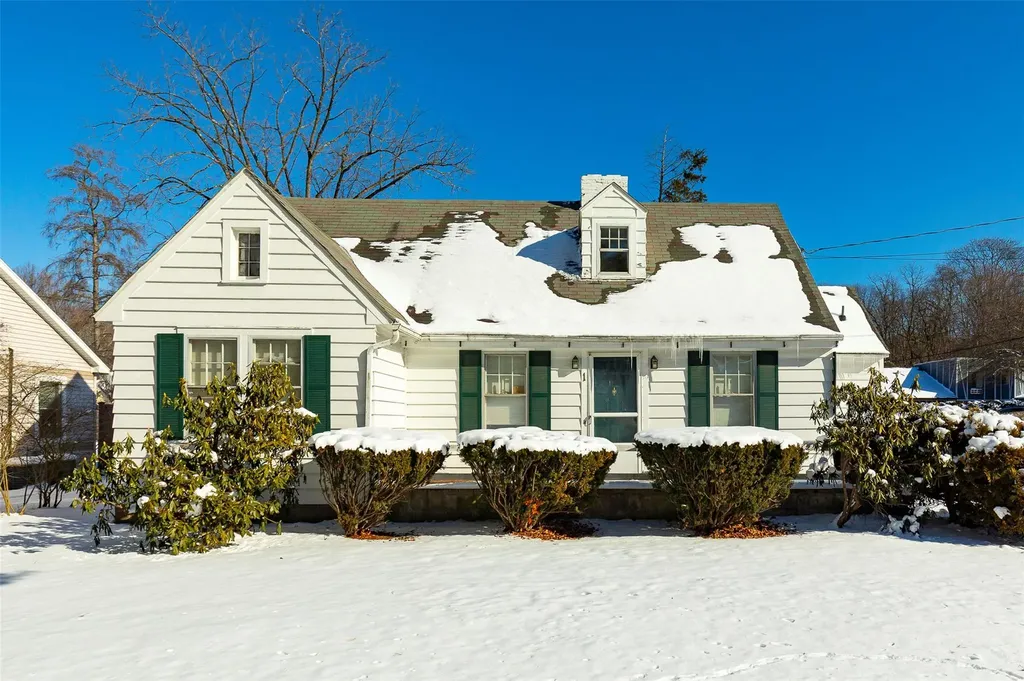 1 Linden Lane Hyde Park NY 12538