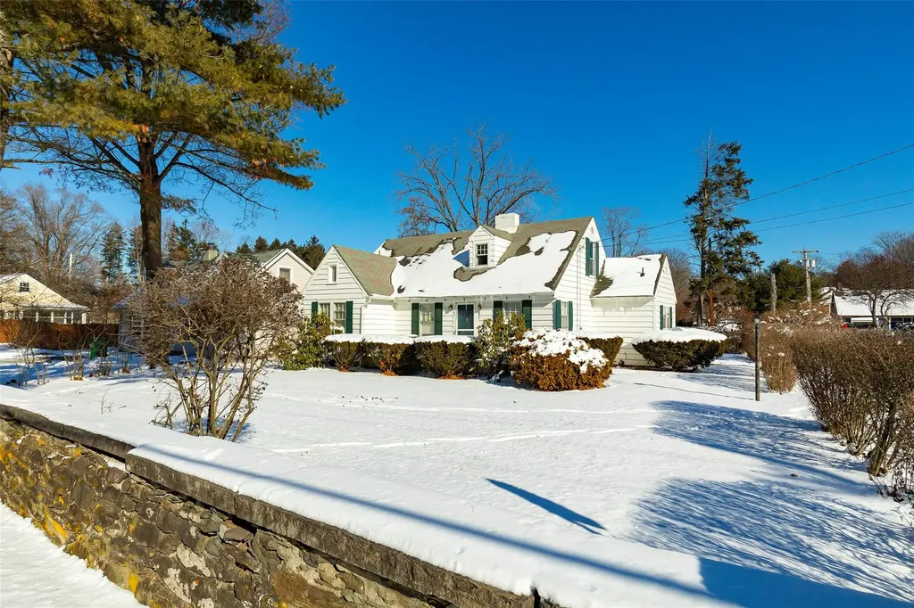 1 Linden Lane Hyde Park NY 12538