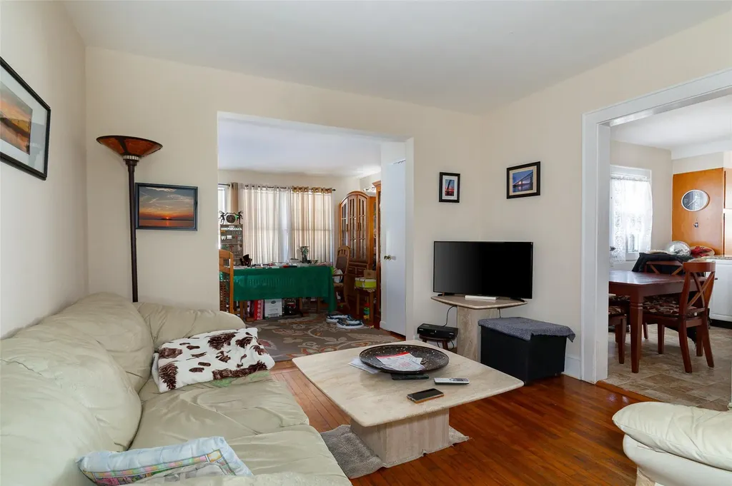 1 Linden Lane Hyde Park NY 12538