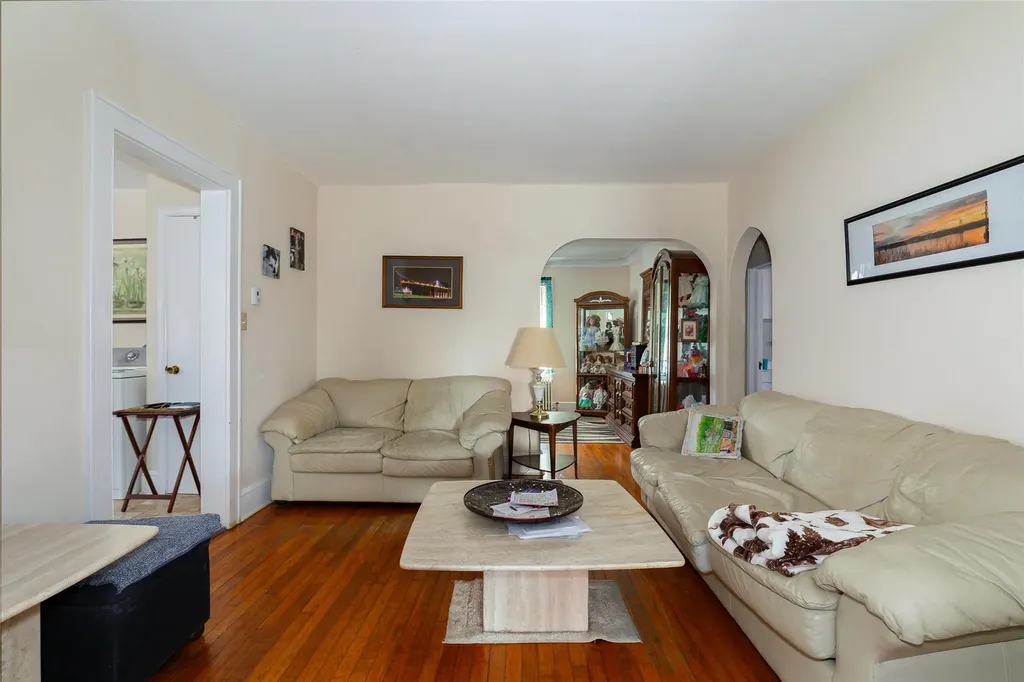 1 Linden Lane Hyde Park NY 12538