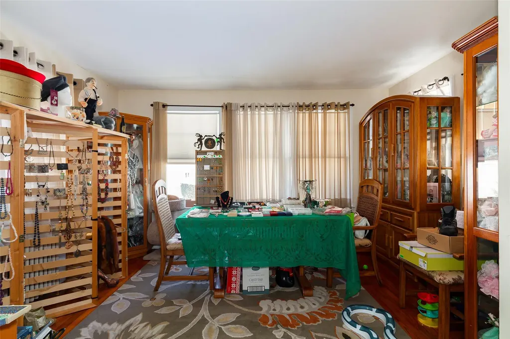 1 Linden Lane Hyde Park NY 12538