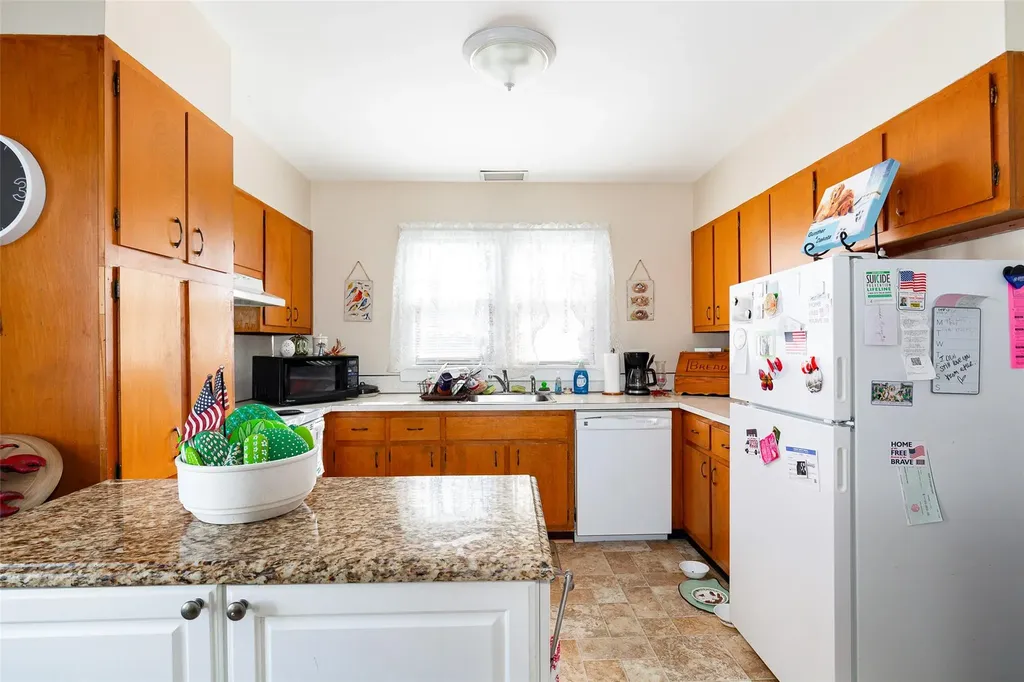1 Linden Lane Hyde Park NY 12538
