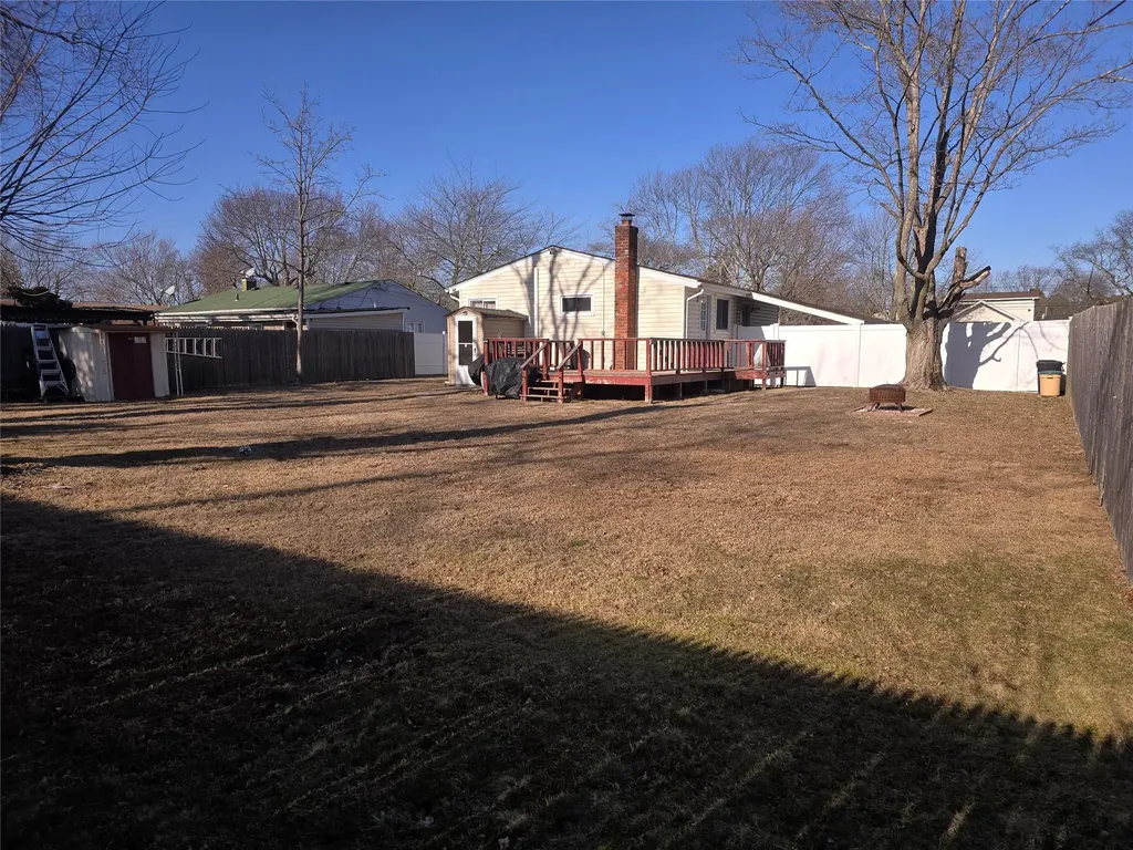 44 Bruce Lane Brentwood NY 11717