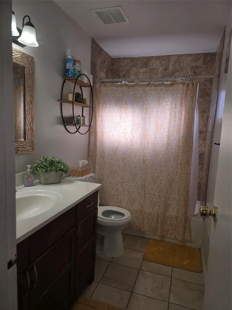 44 Bruce Lane Brentwood NY 11717
