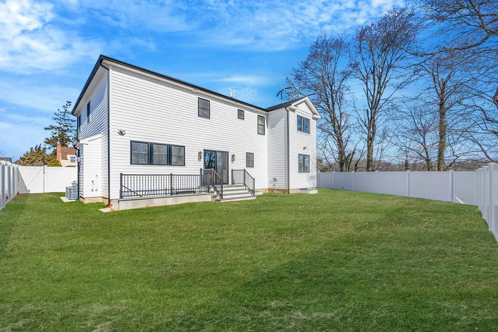 78 Dorothy Street Bethpage NY 11714