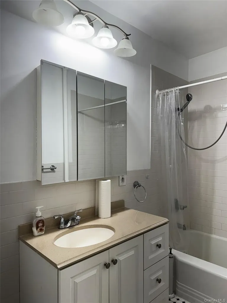 143-50 Hoover Avenue Briarwood NY 11435