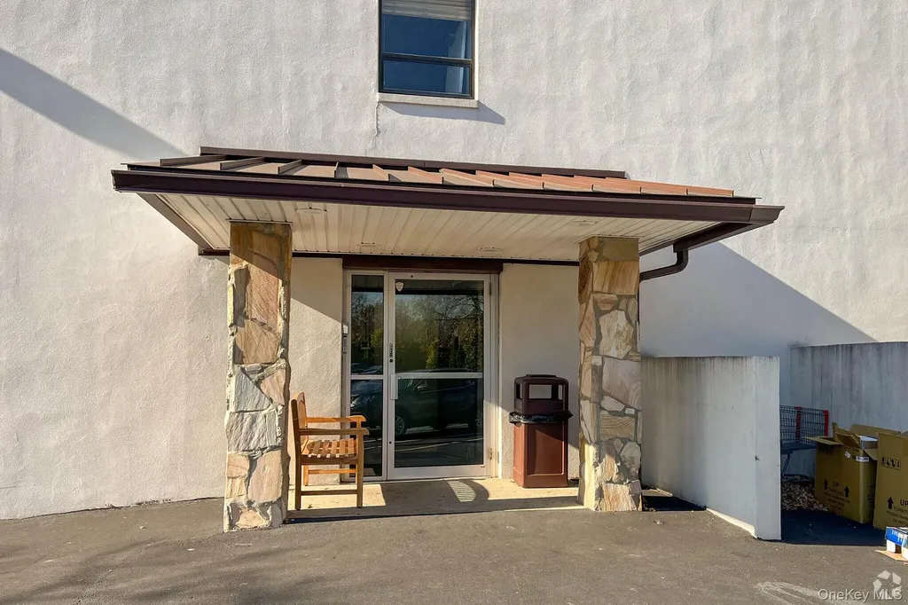 160 Commack Road Commack NY 11725