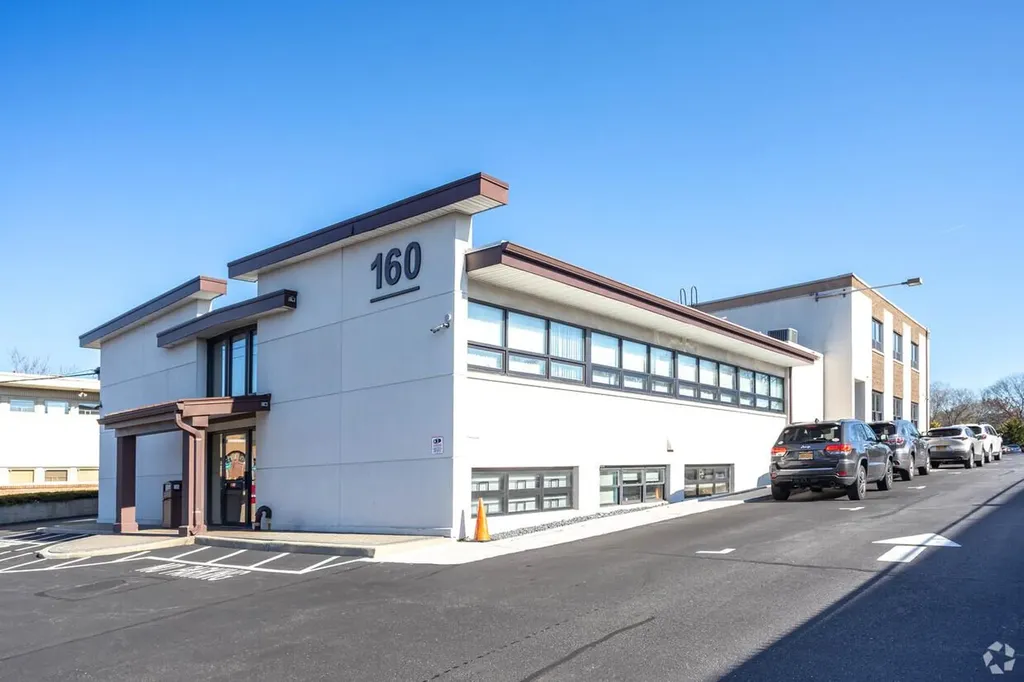 160 Commack Road Commack NY 11725
