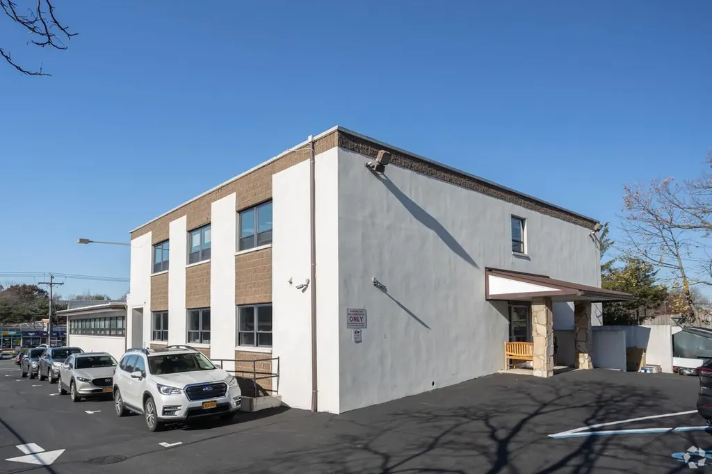 160 Commack Road Commack NY 11725