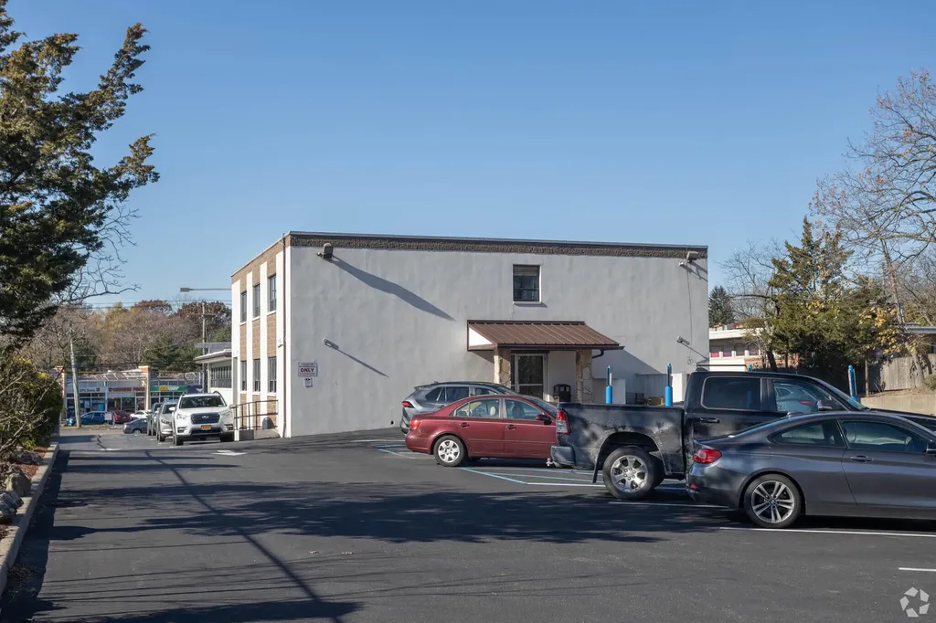 160 Commack Road Commack NY 11725