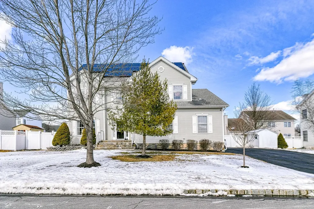 2808 Cherry Tree Way New Windsor NY 12553