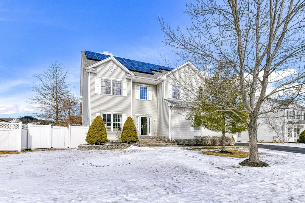 2808 Cherry Tree Way New Windsor NY 12553