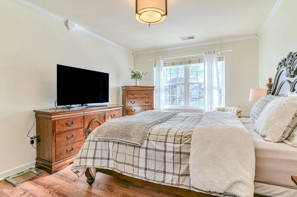 2808 Cherry Tree Way New Windsor NY 12553