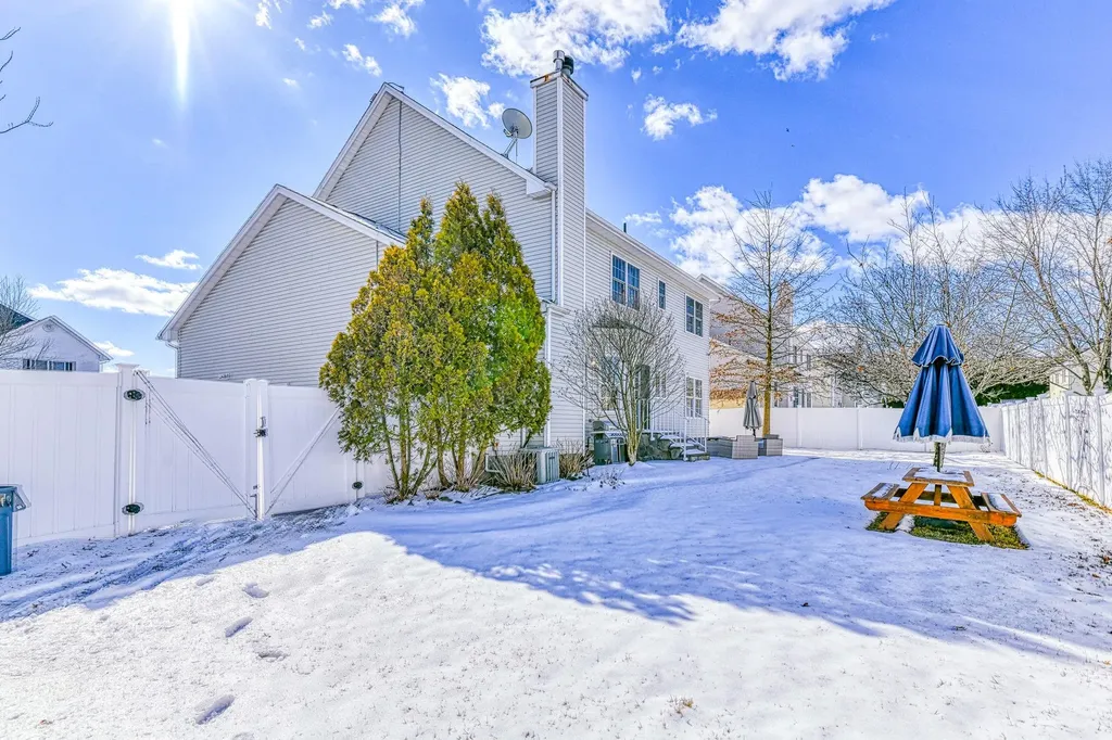 2808 Cherry Tree Way New Windsor NY 12553