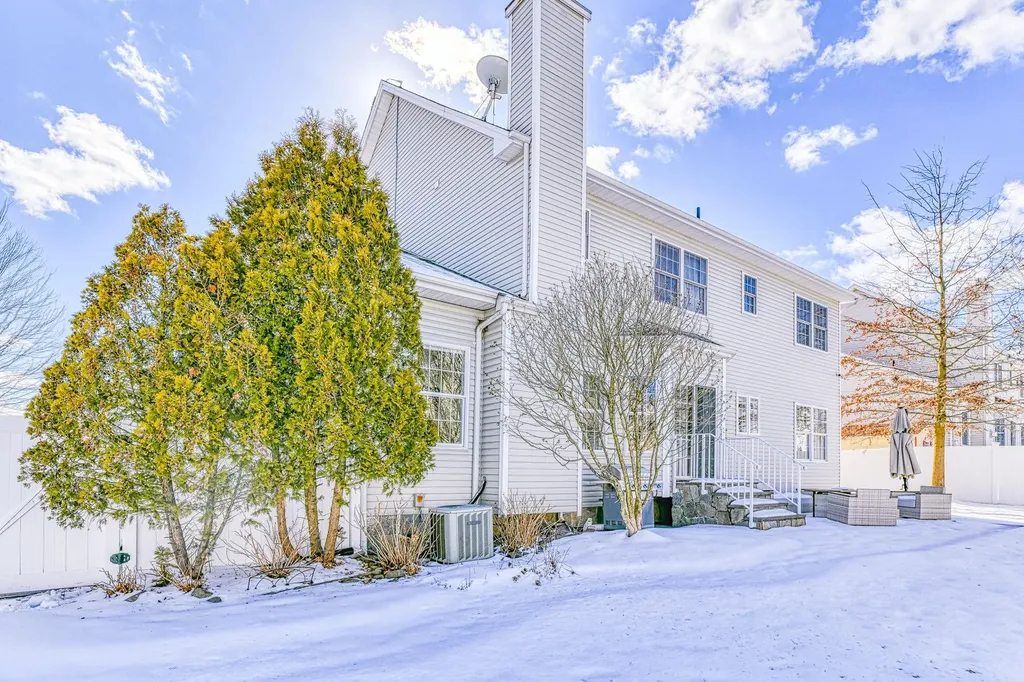 2808 Cherry Tree Way New Windsor NY 12553
