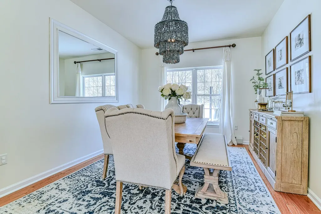 2808 Cherry Tree Way New Windsor NY 12553