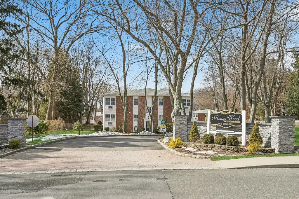136 Church Street Kings Park NY 11754