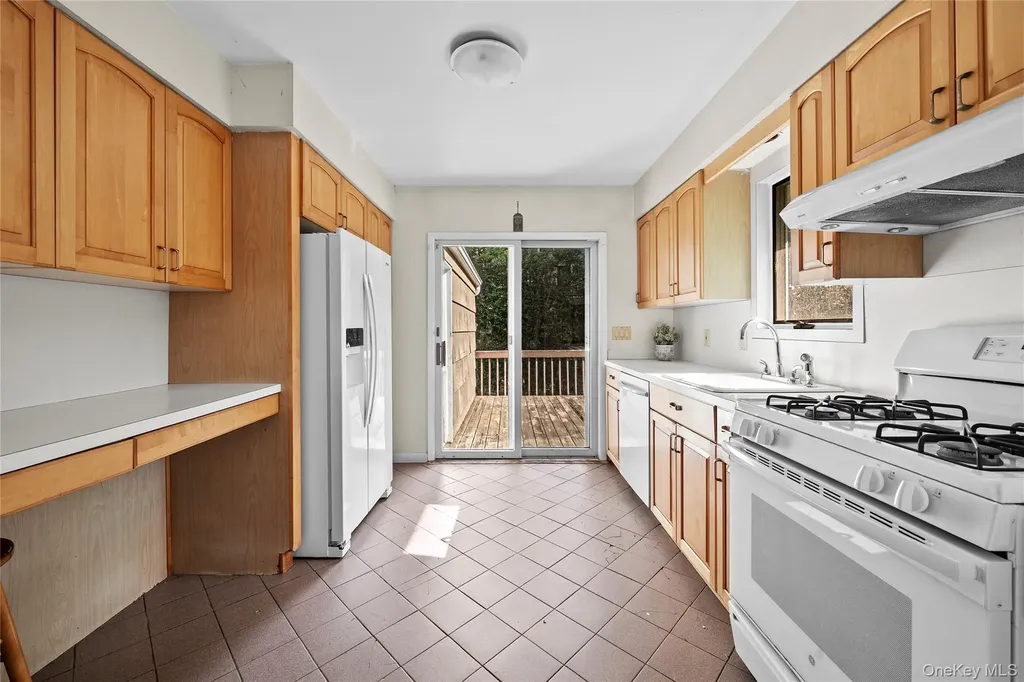 68 Ocean Avenue Bay Shore NY 11706