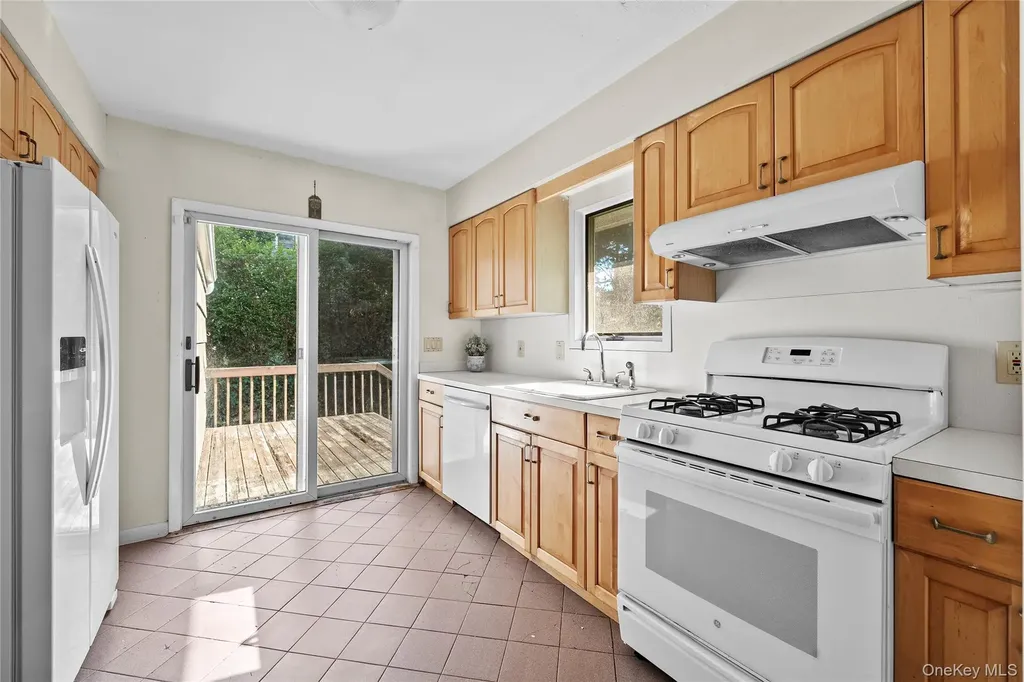 68 Ocean Avenue Bay Shore NY 11706