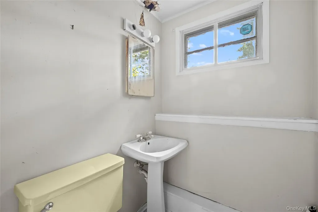 68 Ocean Avenue Bay Shore NY 11706