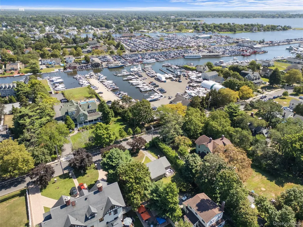 68 Ocean Avenue Bay Shore NY 11706