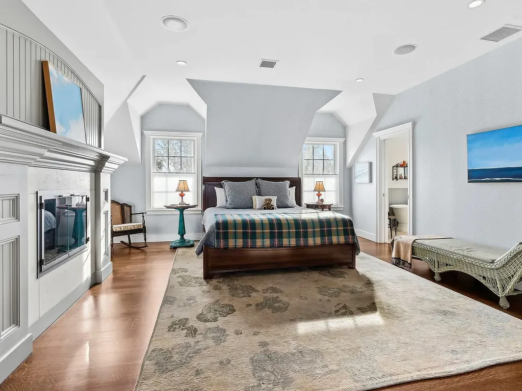 51 Cooper Street Southampton NY 11968