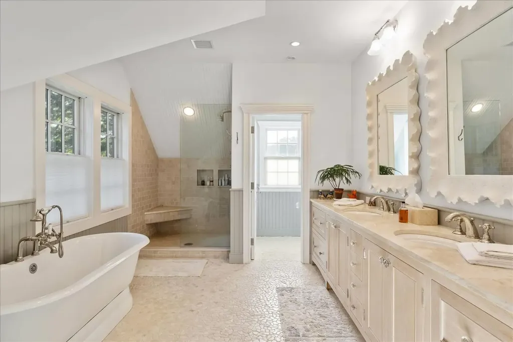 51 Cooper Street Southampton NY 11968