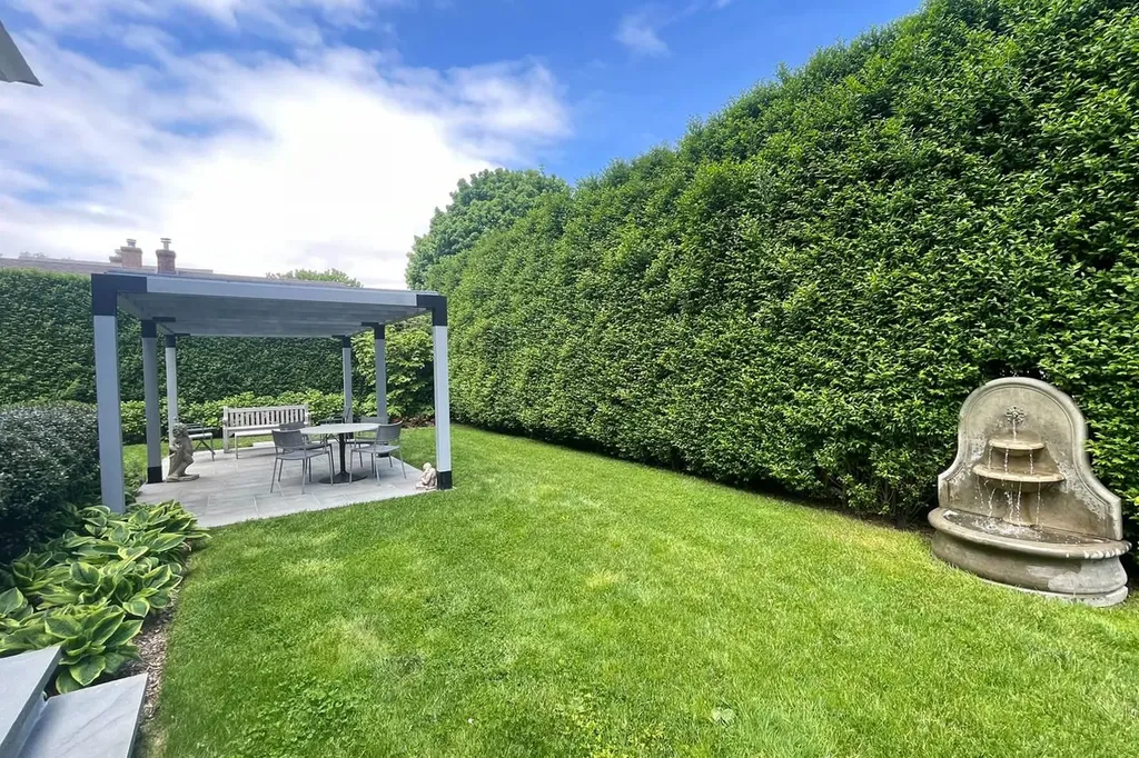 51 Cooper Street Southampton NY 11968